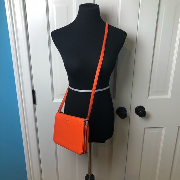 Kate Spade triple gusset crossbody coral buds new with tags - Picture 2 of 13